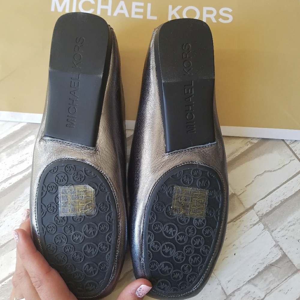 •Michael Kors• metallic silver Hamilton loafers - Picture 6 of 7